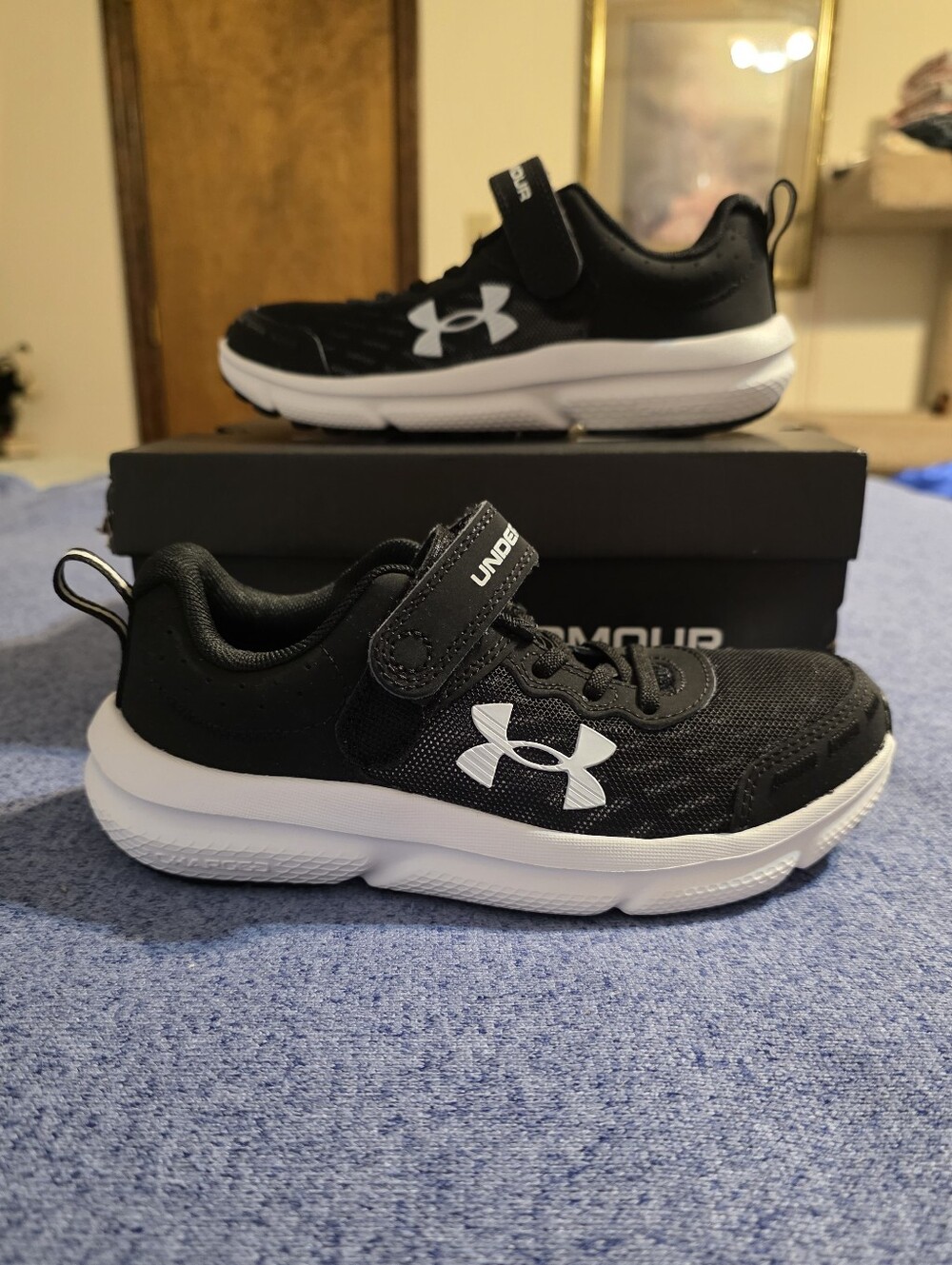 NWT 1Y Under Armour UA BGS Assert 10